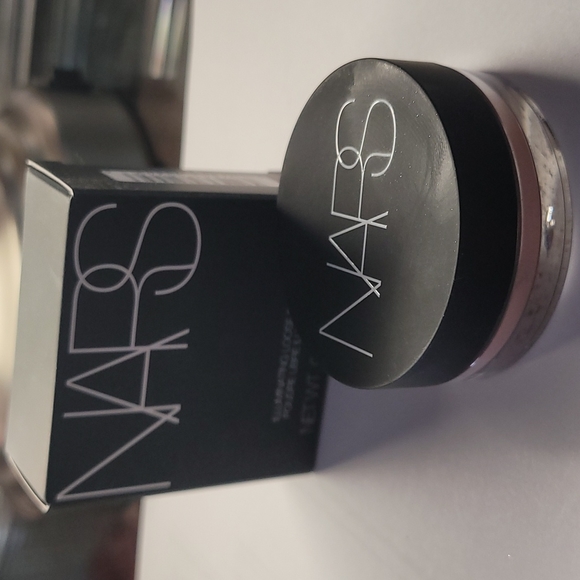 NARS Orgasm Illuminating Loose Powder - Picture 4 of 4